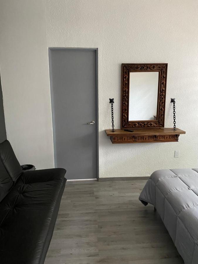 Bed & Tennis - Vista Hermosa Homestay Cuernavaca
