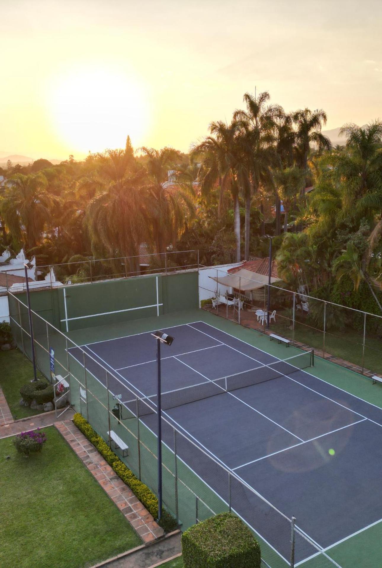 Homestay Bed & Tennis - Vista Hermosa *